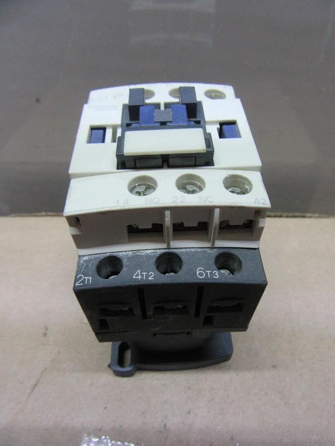 Used SCHNEIDER CONTACTOR LC1-D12 600 VAC 25 AMP 7.5 HP COIL: 110 VOLT **WARRANTY**