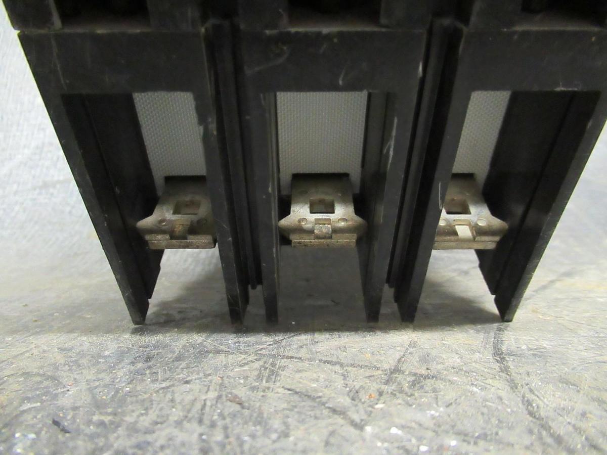 Used 40 AMP ABB BREAKER UXAB 727131 R 11 240VAC 3 POLE W/ TOP LUGS **WARRANTY**