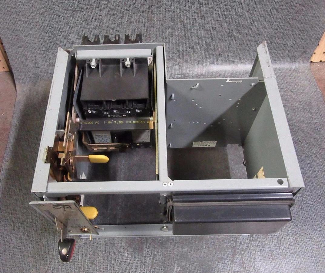 Used SQUARE D MODEL 5 MCC 12" FEEDER BUCKET WITH 3 AMP 600V FHP3600311M BREAKER