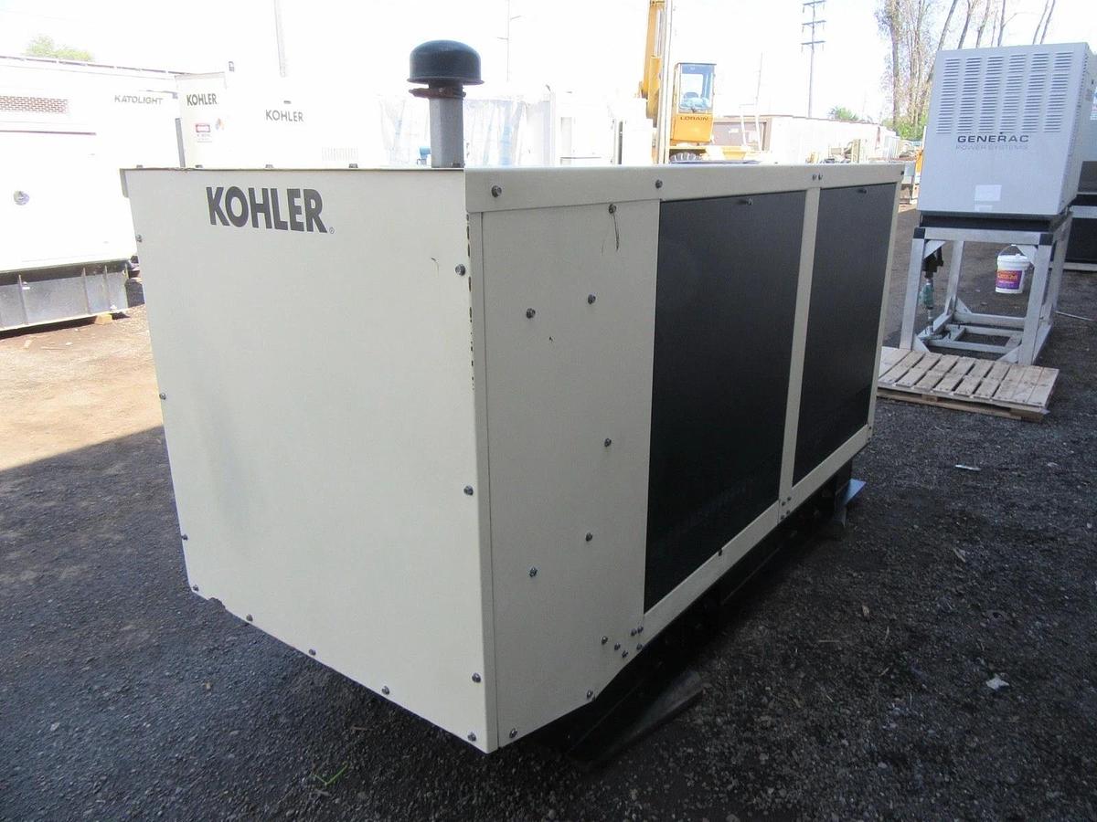 Used 50 KW GENERATOR  KOHLER 5.0 NATURAL GAS / LP 120/240V 1PH 784 HRS ENCLOSED VIDEO