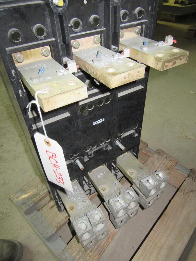 Used WESTINGHOUSE PB 2500 AMP FRAME CIRCUIT BREAKER PB32500F 3 POLE PB32500F 600 VAC