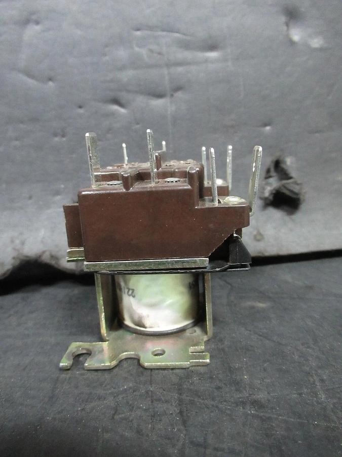 Used ESSEX CONTACT RELAY 91-291016-29300 125/250 VOLT 1/2 HP COIL: 120 VOLT