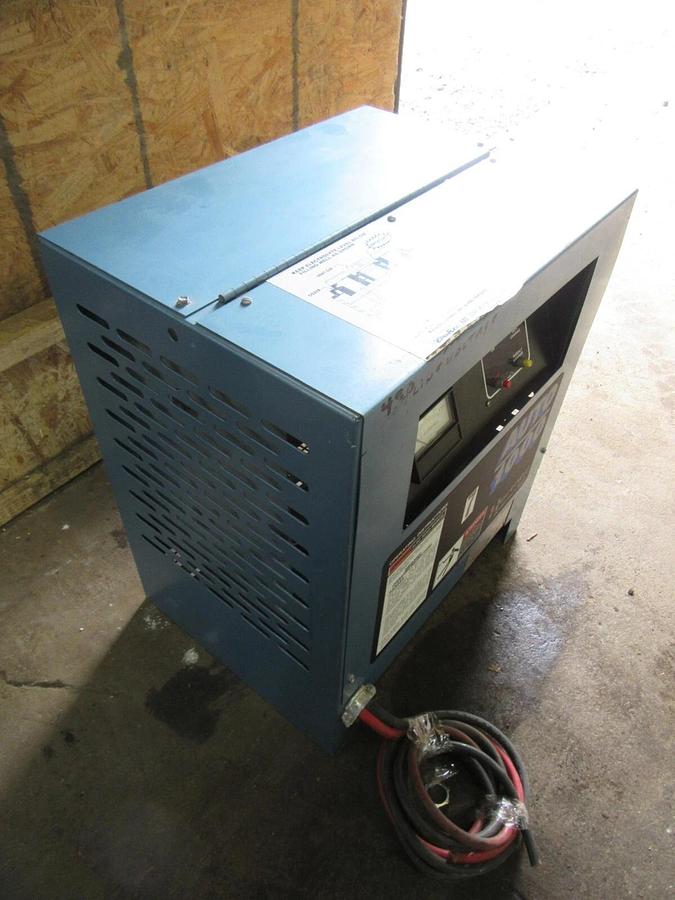 Used 24 VOLT HERTNER BATTERY CHARGER 73 AMPS 3SN12-380 208/240/480 V 3 PH 380 AH