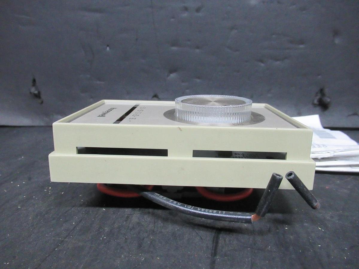 NEW SURPLUS HONEYWELL SUPER TRADELINE ELECTRIC HEAT THERMOSTAT T498-B-1512