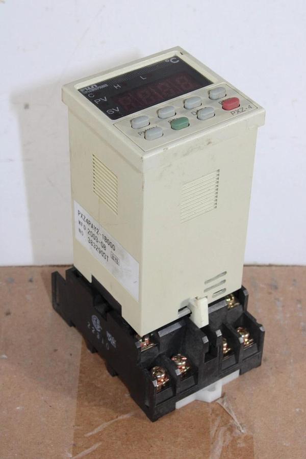 Used FUJI ELECTRIC TEMPERATURE CONTROLLER PXZ4PAY2-1B000 24 VAC 15 VA