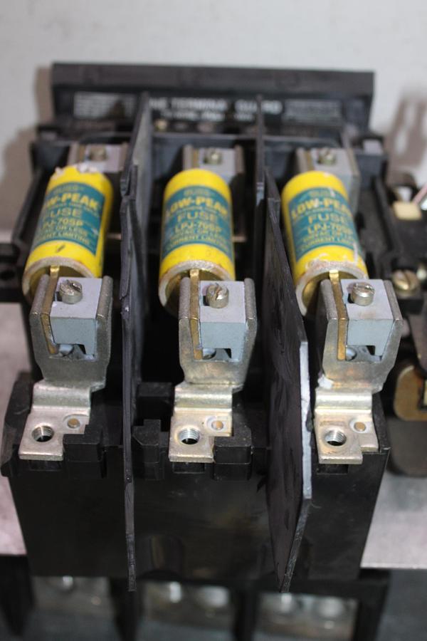 Used EAGLE SIGNAL TIME DELAY RELAY BRE9A6 120 VAC 0-30 MINUTE DELAY