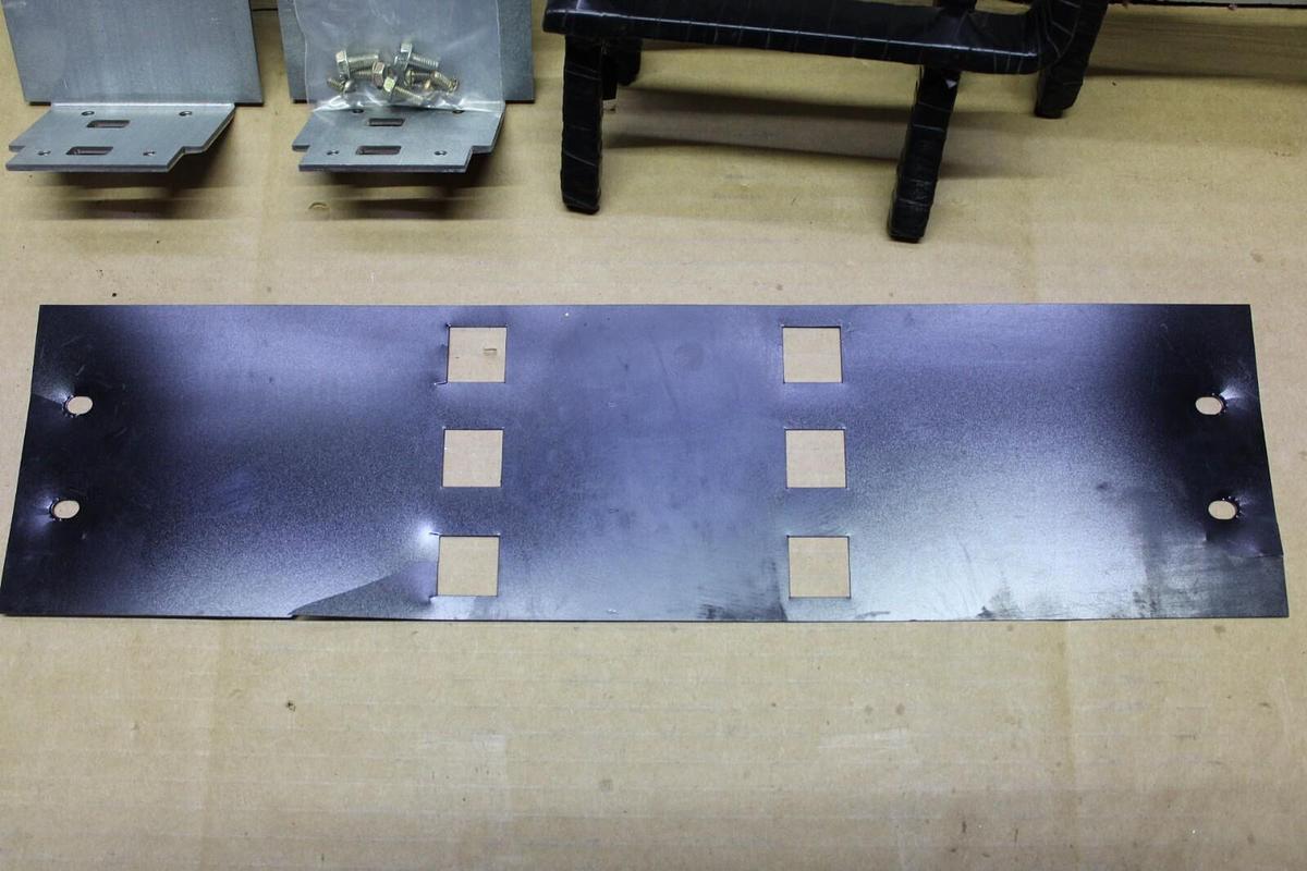 Used SIEMENS CIRCUIT BREAKER MOUNTING KIT FOR FBN BREAKERS