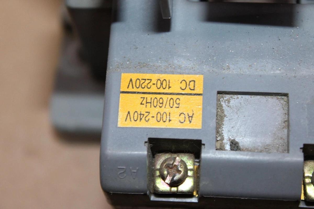 Used BENSHAW CONTACTOR RSC-150 NEMA 4 210 AMP 600 VAC 3-POLE COIL: 100-240 VAC
