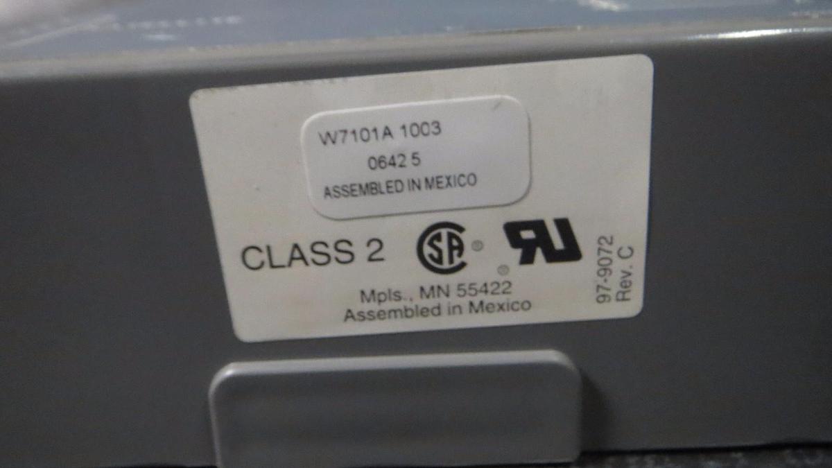 Used HONEYWELL CLASS 2 6 STAGE SAT SEQUENCER CONTROL MODEL: W7101A1003 **WARRANTY**