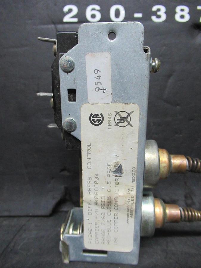 Used JOHNSON CONTROLS / CARRIER DIFFERENTIAL PRESSURE CONTROL HK06CC004 / P12AE-1
