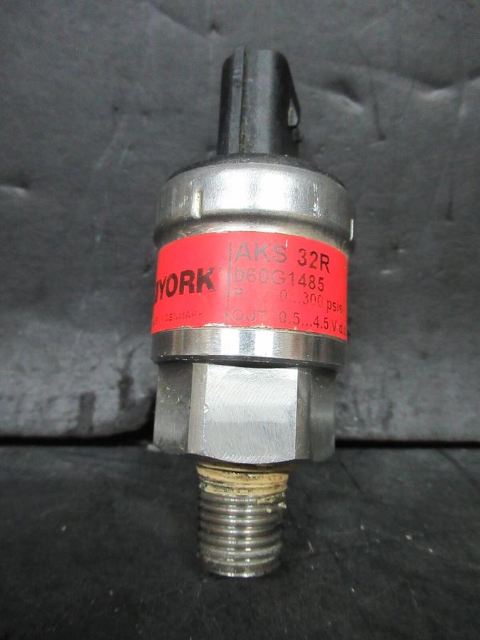 Used YORK PRESSURE TRANSDUCER 0225-28678 AKS-32R 060G1485 5 VDC 300 PSIS