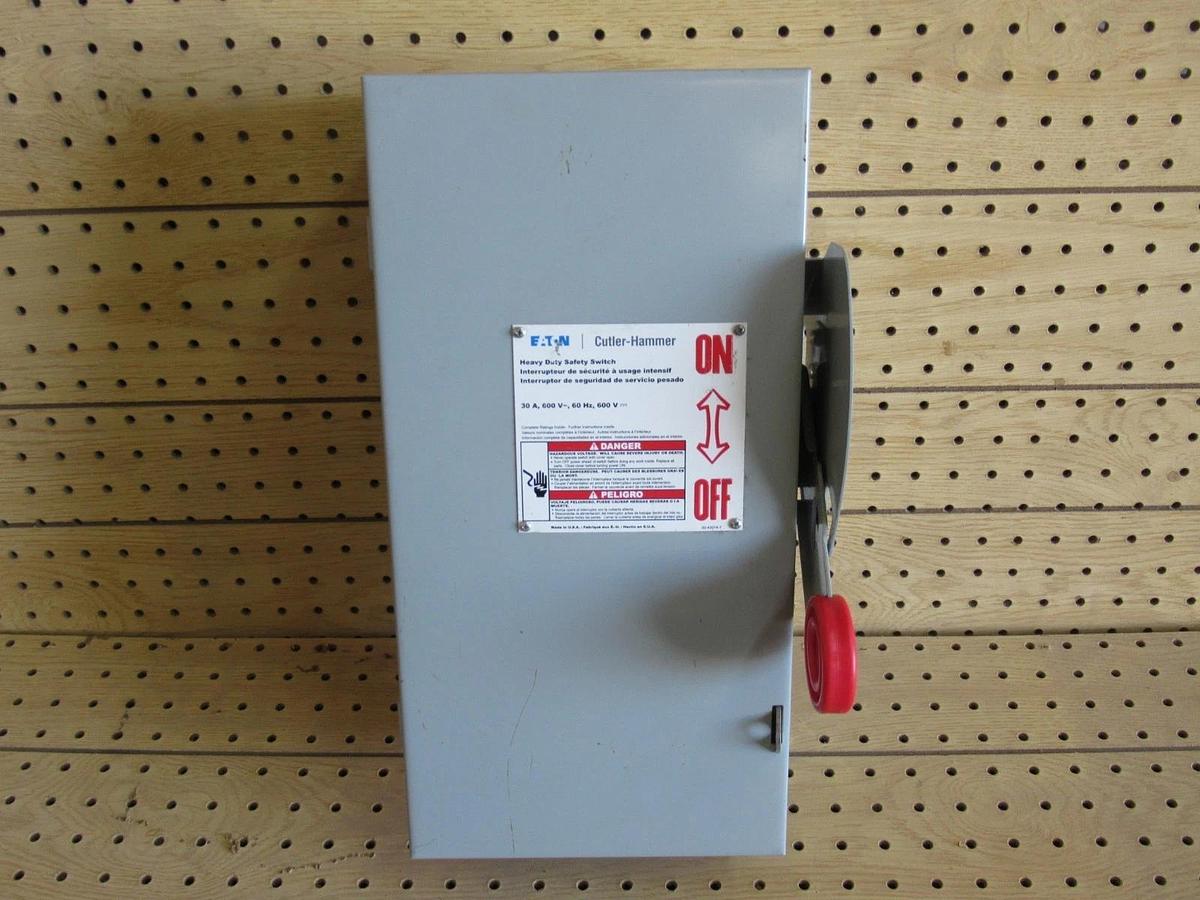 Used CUTLER HAMMER DISCONNECT DH261UGK 30A 600VAC/DC 2-POLE **WARRANTY INCLUDED**