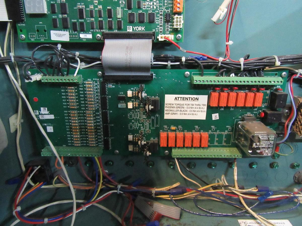 Used TRANE RETROFIT TRACER ADAPTIVIEW CHILLER CONTROL CVHE320 W/ TOUCHSCREEN DISPLAY