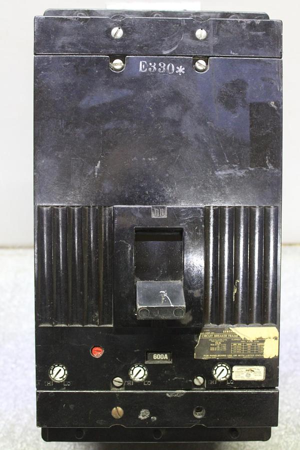 Used GENERAL ELECTRIC CIRCUIT BREAKER TKM3F 1200 AMP 600 VAC 3-POLE