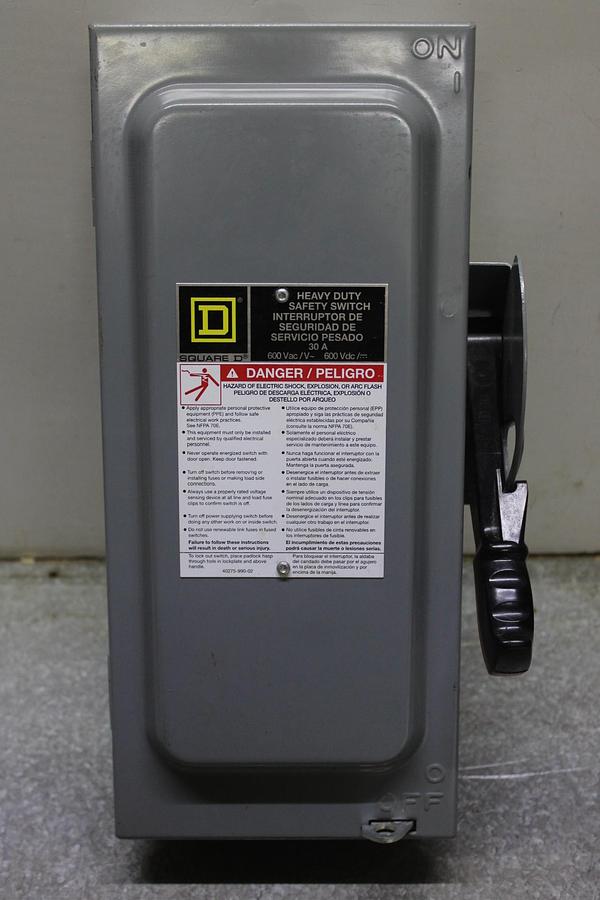 Used SQUARE D SAFETY DISCONNECT SWITCH HU365 400 AMP 600 VAC TYPE 1