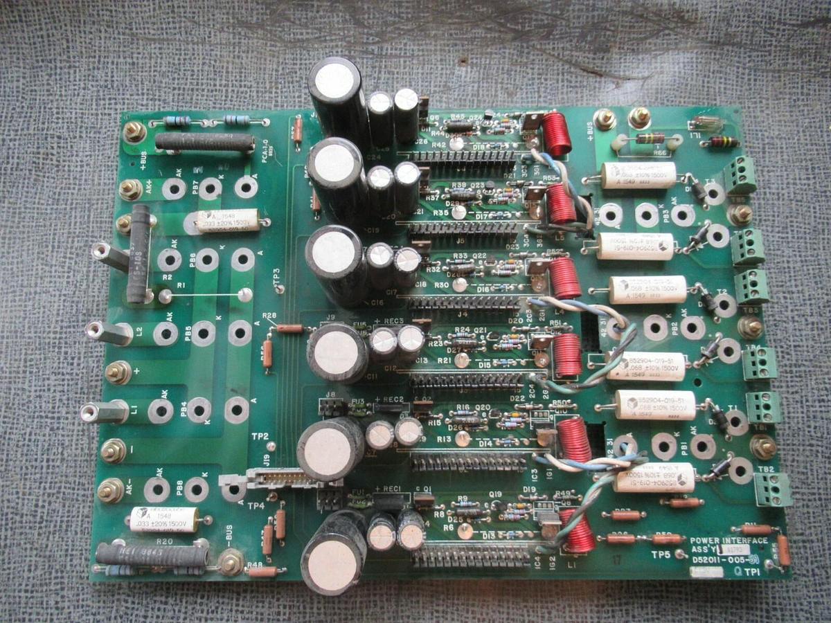 Used SQUARE D POWER INTERFACE CIRCUIT BOARD D52011-005-51  **WARRANTY INCLUDED**