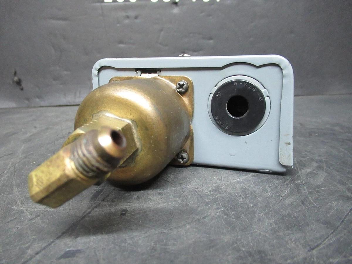 Used JOHNSON CONTROLS PRESSURE CONTROL P70EA-7 240 VAC 16 AMP **WARRANTY**