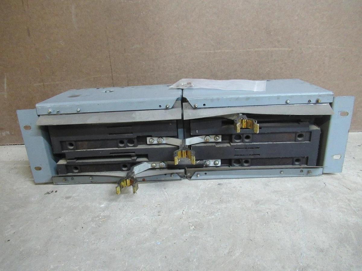Used SQUARE D QMB SAFLEX TWIN UNIT QMB-3636-T 60/30 AMP 600 VAC 3-POLE 40/20 HP