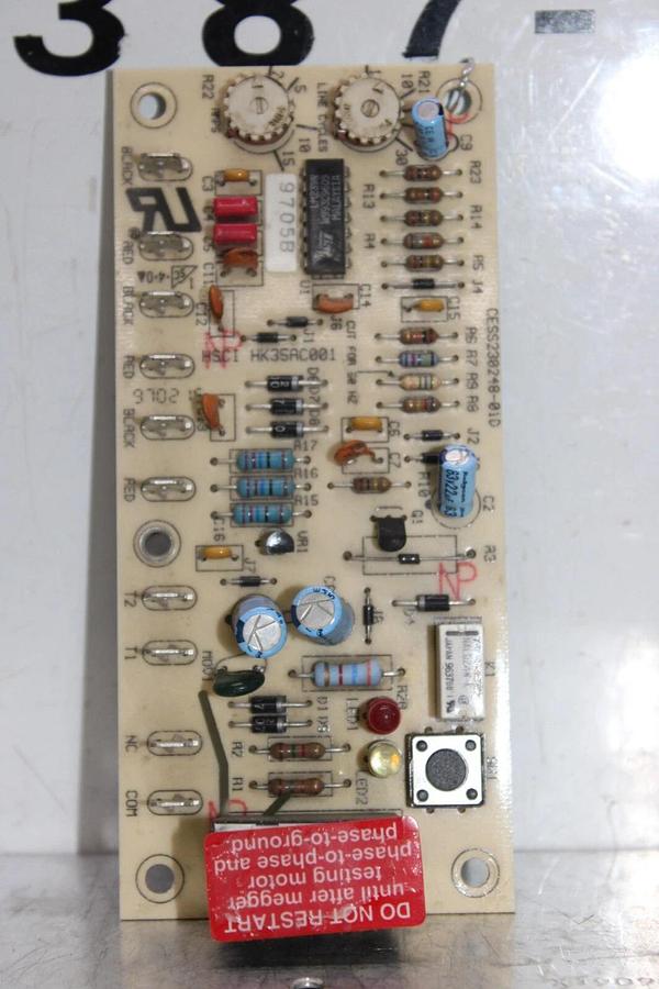 Used CARRIER HSCI FURNACE CONTROL HK35AC001 CEBD430248-02 REV. A CESS230248-01D