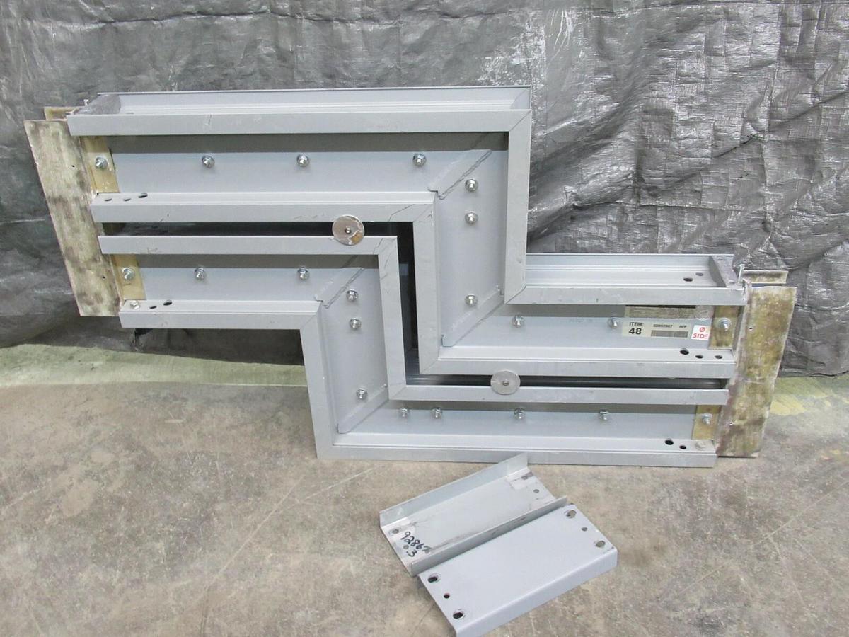 Used 3000 AMP GE SPECTRA SERIES FLATWISE OFFSET BUSWAY 02692867 600 V 3 PH 3 W W/ G