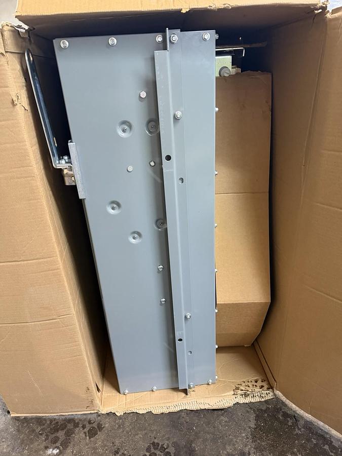 NIB SQUARE D I-LINE BUSWAY PLUG PBQ3660G 600 AMP 3-POLE 600 VAC 3-WIRE