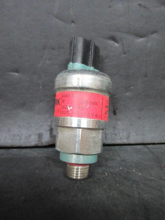 Used YORK DANFOSS PRESSURE TRANSDUCER 025-28678-006 300 PSIS 5 VDC **WARRANTY**