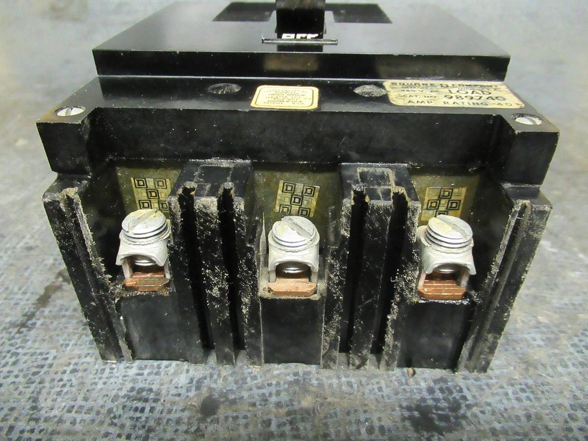 Used 40 AMP SQUARE D BREAKER 989740 480 VAC 3 POLE W/ BOTTOM LUGS *WARRANTY INCLUDED*