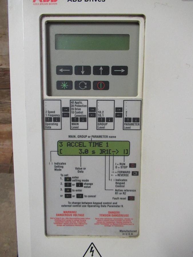 Used ABB VARIABLE SPEED DRIVE 208-240VAC 3PHASE 21.8A 7.5HP ACH501-007-2-09P2