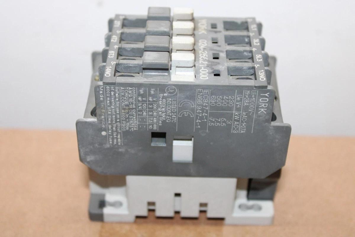 Used YORK CONTACTOR 024-25521-000 25 AMP 600 VAC 10 HP COIL: 110 VOLT **WARRANTY**