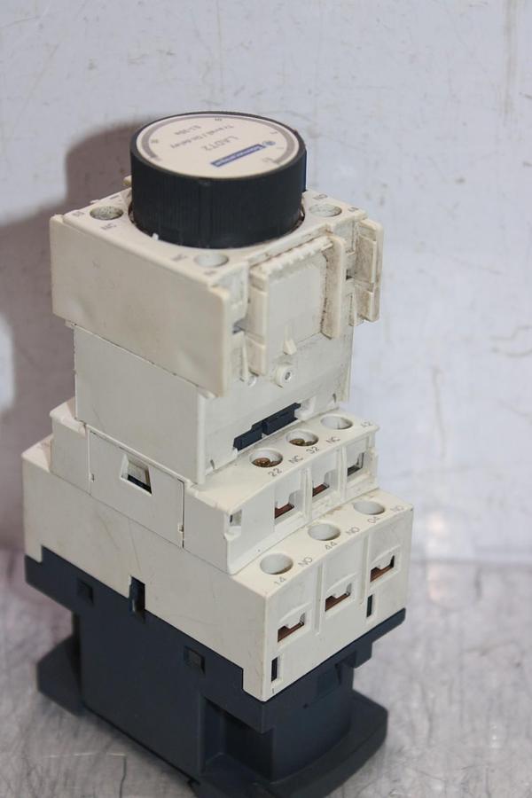 Used TELEMECANIQUE CONTACTOR CAD32 W/ TIME DELAY RELAY LADT2 0.1-30 SECOND DELAY