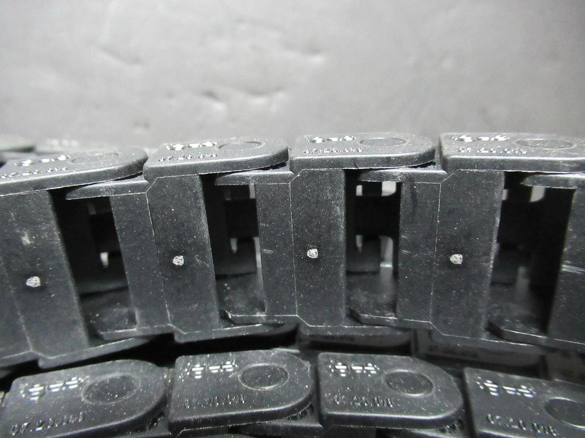 Used IGSU PLASTIC WIRE TACK 10' LENGTH X 1 1/8" WIDTH X 5/8" TALL 06.16.028