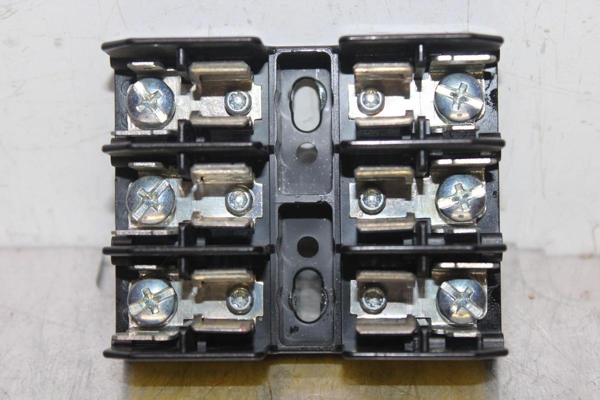 Used BUSS FUSE HOLDER BM6033SQ 30 AMP 600 VOLT 3-POLE **WARRANTY INCLUDED**