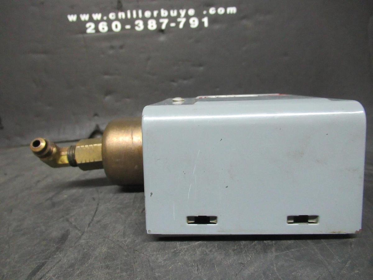 Used JOHNSON CONTROLS PRESSURE CONTROL P70EA-7 240 VAC 16 AMP **WARRANTY**