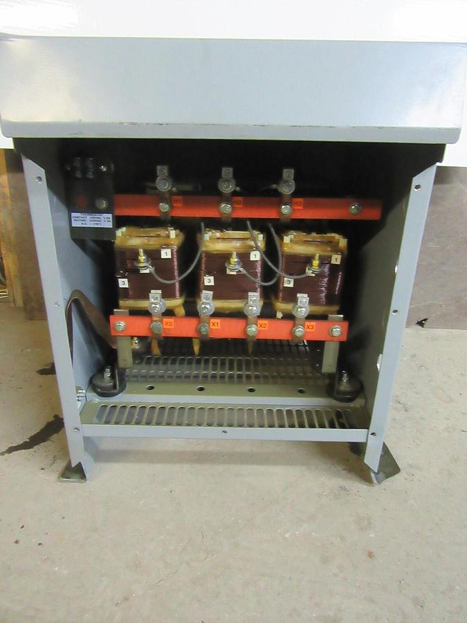 Used HAMMOND TRANSFORMER DM014JJ 14 KVA PRI: 460V SEC: 266V NEMA 3R