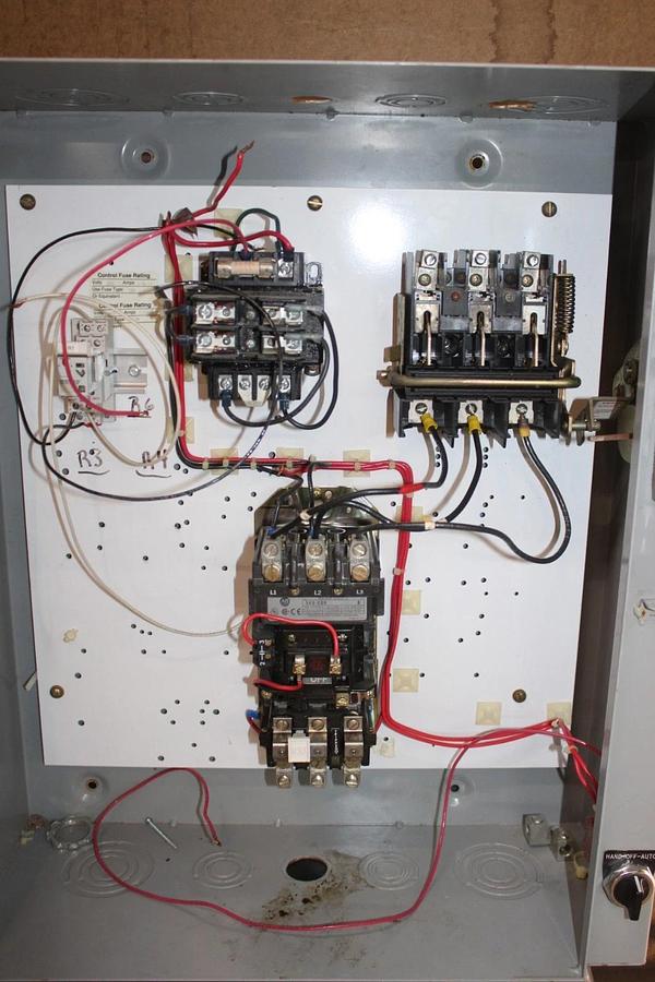 Used SIEMENS NEMA 1 ENCLOSED COMBINATION STARTER W/ SIZE 2 509-C0D STARTER