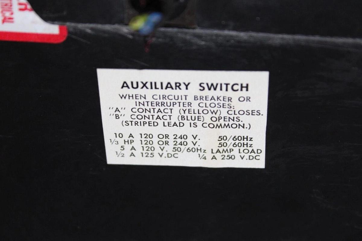 Used SQUARE D DC CIRCUIT BREAKER PAF362000DCM021433 W/ AUX. SWITCH & SHUNT TRIP