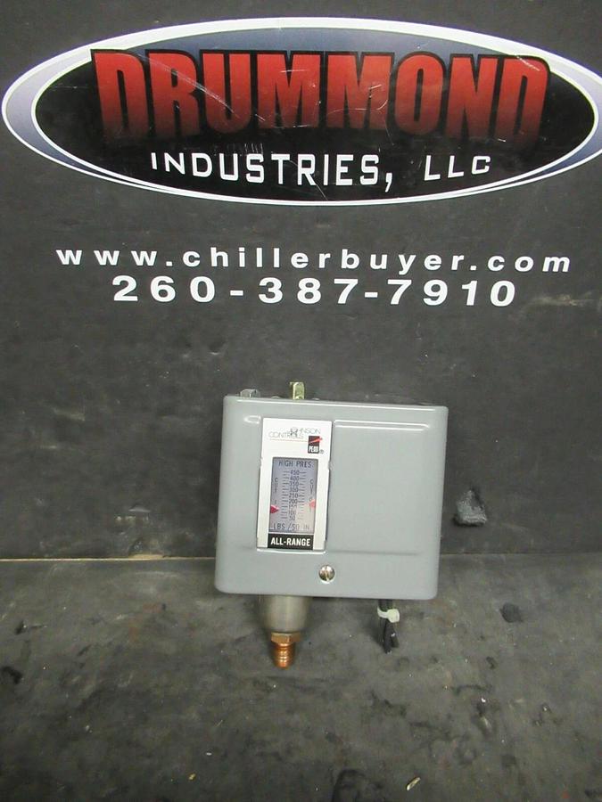 Used JOHNSON CONTROLS PENN P70JA-49 PRESSURE CONTROL VALVE 180 PSIG MAX 025-32952-000