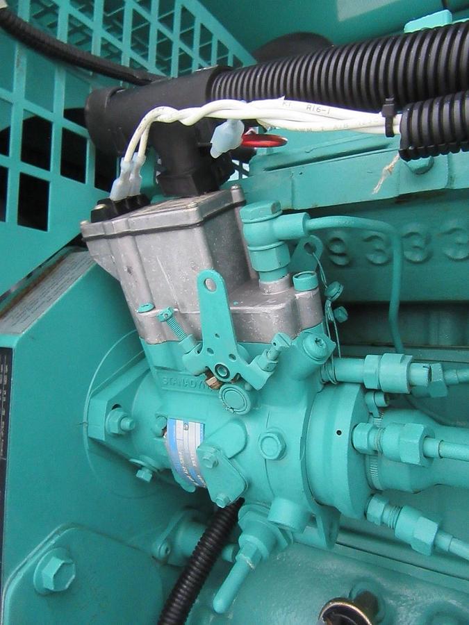 Used 40 KW DIESEL GENERATOR CUMMINS 120/240V B3.9-G2 RECONNECTABLE VIDEO ENCLOSED