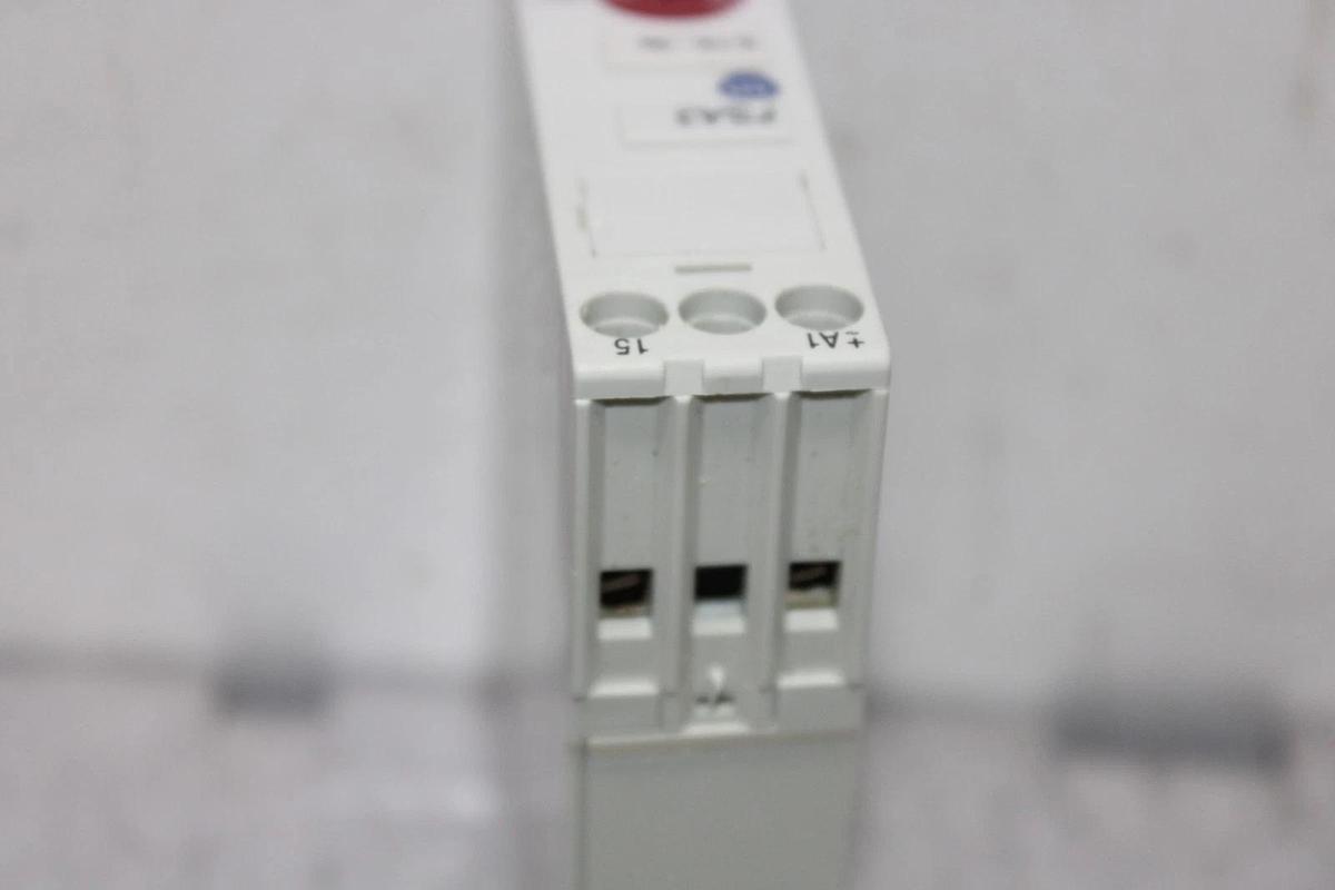 Used ALLEN BRADLEY TIME DELAY RELAY 700-FSA3BU23 240 VAC 24 VDC 0.15-3 SECOND