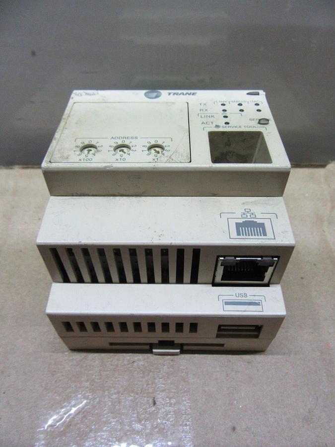 Used TRANE CHILLER CONTROL EXPANSION MODULE UC800 X13651144-01 REV. D 24 VDC 210 mA