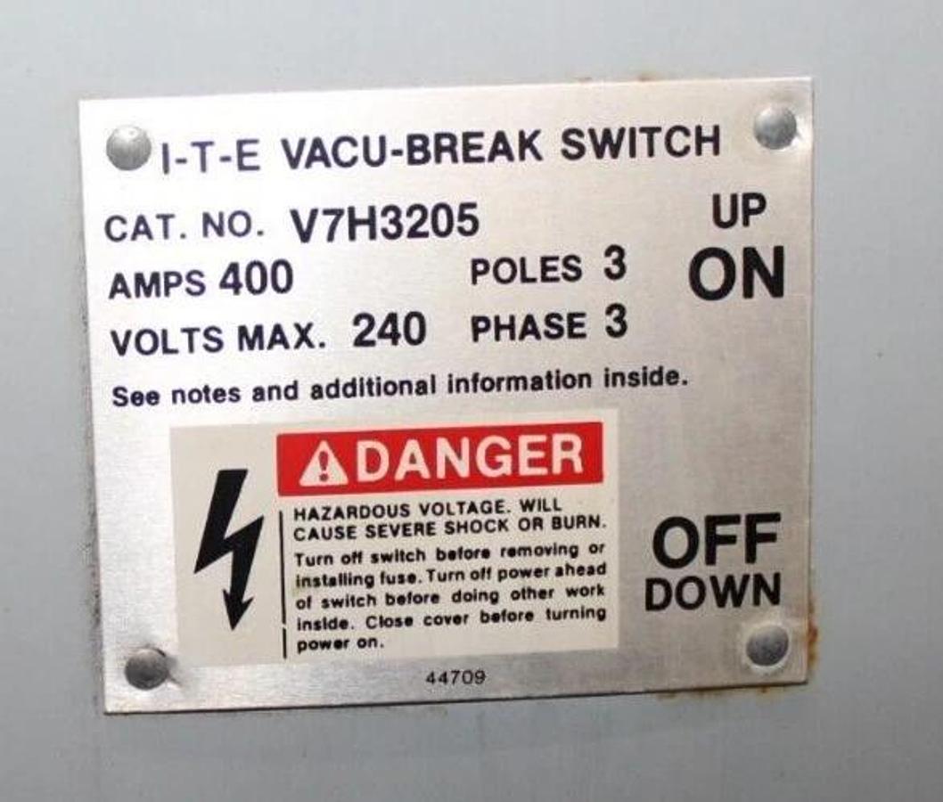 Used SIEMENS VACU-BREAK DISCONNECT SWITCH V7H3205 400 AMP 240 VOLT 3-PHASE 3-POLE