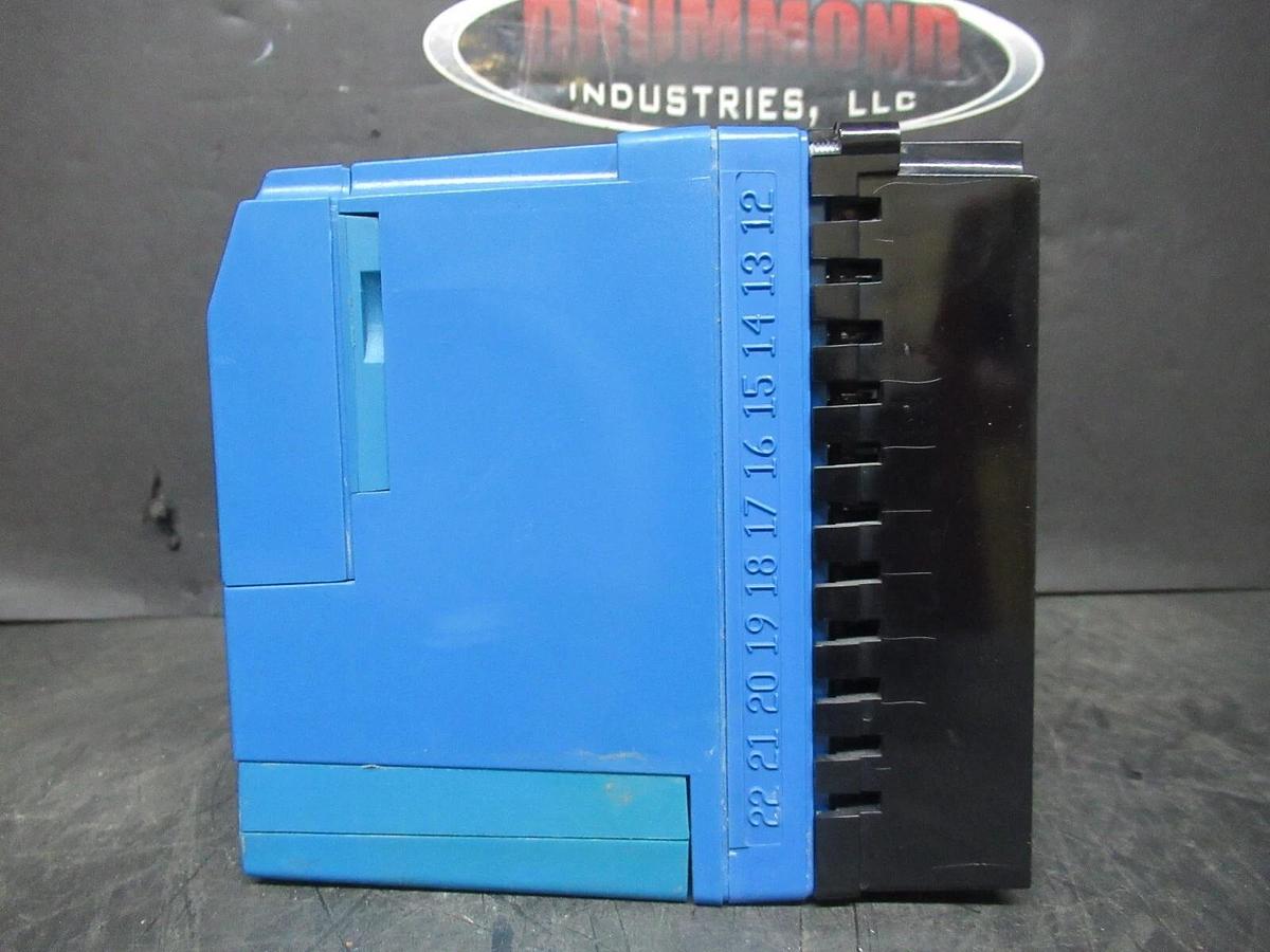 Used HONEYWELL BURNER CONTROL ULTRAVIOLET FLAME AMPLIFIER RM7840-L-1018 2000 VA MAX