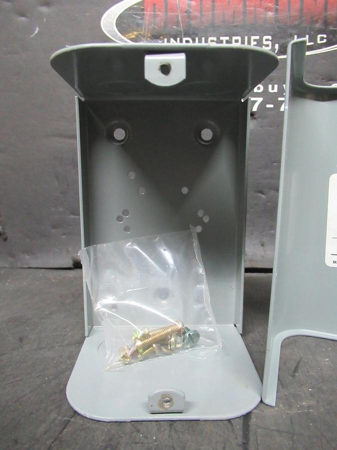 NEW SURPLUS SQUARE D UNIVERSAL ENCLOSURE 9991UE1 NEMA 1 **WARRANTY**