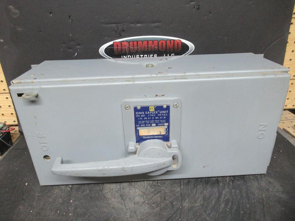 Used SQUARE D QMB SAFLEX UNIT QMB-3220 200 AMP 240 VAC 3-POLE 3-PHASE 50 HP