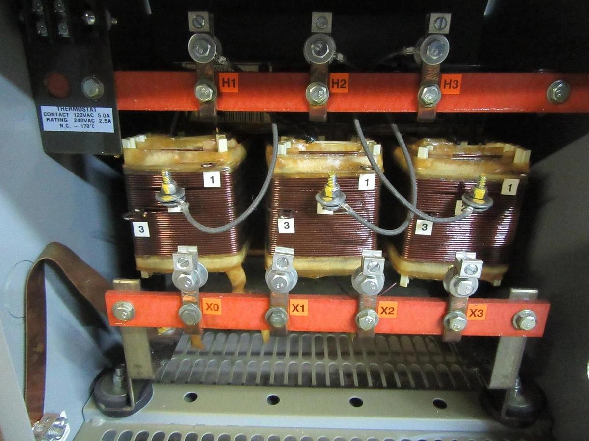 Used HAMMOND TRANSFORMER DM014JJ 14 KVA PRI: 460V SEC: 266V NEMA 3R