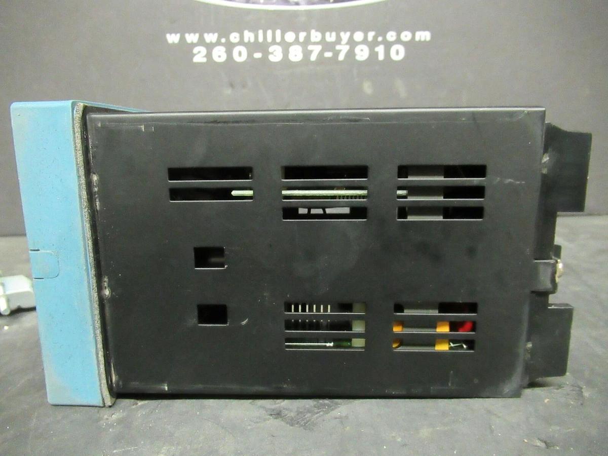 Used HONEYWELL UDC3000 VERSA PRO TEMP CONTROLLER DC300K-0-000-21-B000-0 90-264 VAC