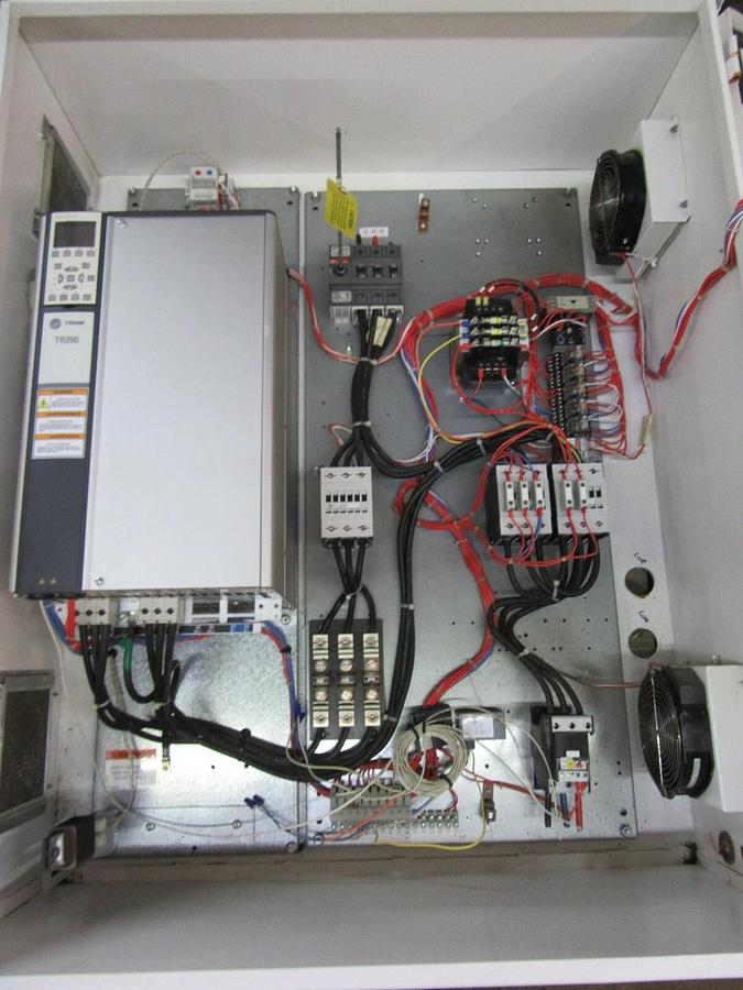 Used TR200 30 HP / 22 KW TRANE VFD DRIVE 92 AMP 200 - 240 VAC 3 PH 131L0742 0-590 HZ