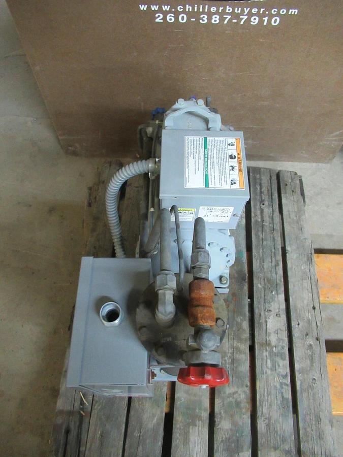 Used CARRIER PURGE UNIT 49724 19XBO-4280607 300 PSI 115V 10 AMP W/ 06DA8080GG0630