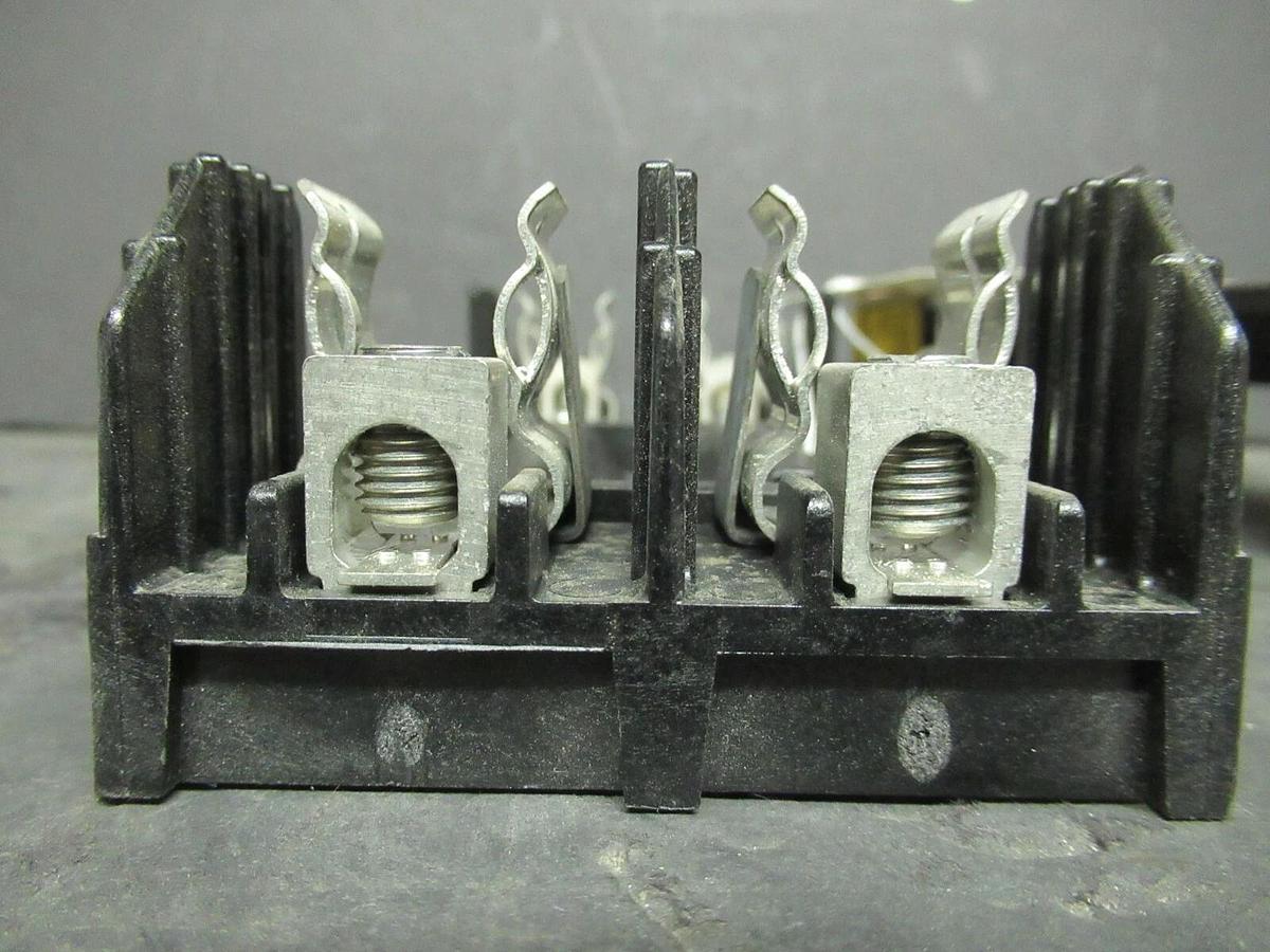Used BUSSMANN FUSE HOLDER H60030-2CR FOR 30 AMP 600 V CLASS M FUSES **WARRANTY**