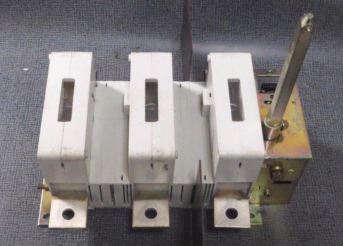 Used ABB GENERAL PURPOSE SWITCH 600 AMP 600 VAC 3 PHASE 500 HP MODEL OETL-NF600A